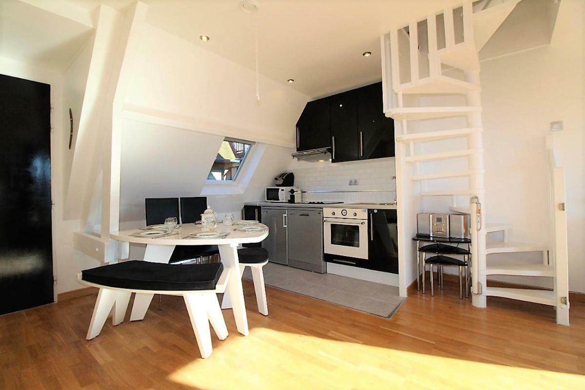 Cadre Exceptionnel: Duplex Classe 4**** Tennis, Piscine, Parking, Linge Inclus, Wifi, Materiel Bebe, Proximite Centre Довіль Екстер'єр фото